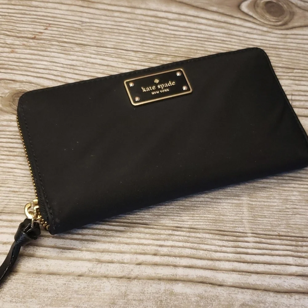 Kate Spade nylon zipper wallet